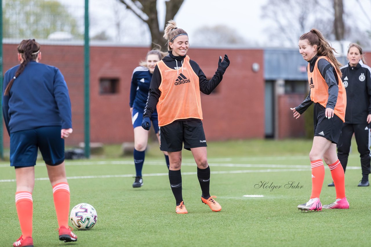 Bild 220 - Co-Trainerin der Frauen Nationalmannschaft Britta Carlson in Wahlstedt